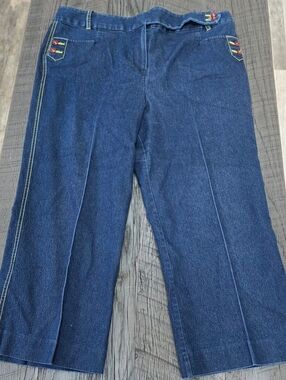 Larry Levine Dark Blue Cropped Jeans with Stitch & Button Accents (Size:12)